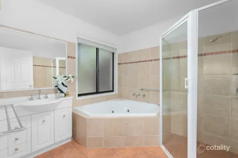 Property photo of 18 Sturrock Place Gordon ACT 2906