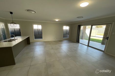 31 Wildflower Cres, Calderwood, NSW 2527