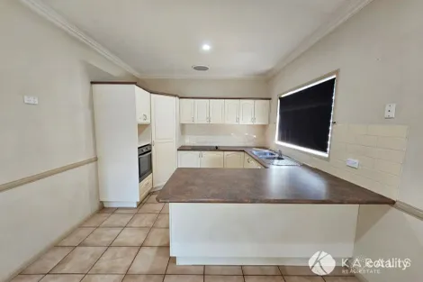 Property photo of 27 Mapleton Crescent Forest Lake QLD 4078
