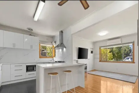 16 King St, Pakenham, VIC 3810