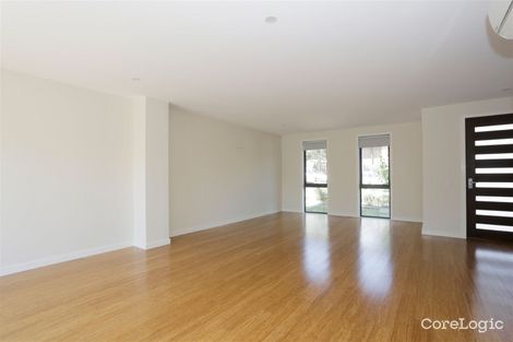 Property photo of 8 Centre Court Burwood VIC 3125