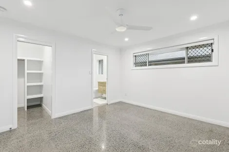 Property photo of 4 Polmaise Place Hidden Valley QLD 4703