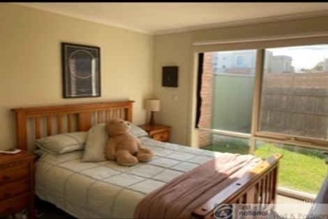 Property photo of 24 Warren Close Narre Warren VIC 3805