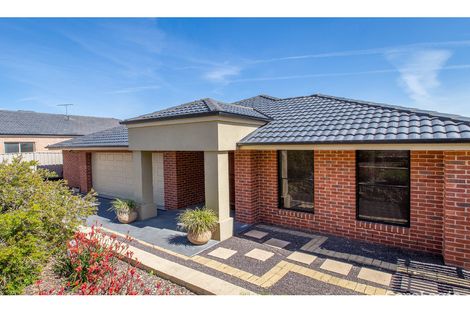 Property photo of 10 Dryandra Way Thurgoona NSW 2640