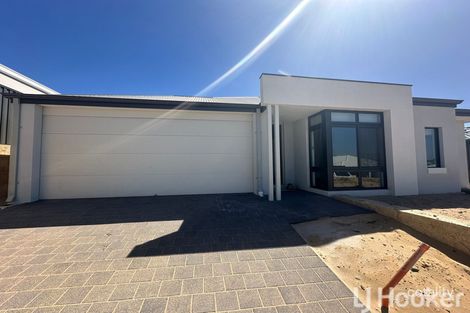 10 Bolsa Rd, Madora Bay, WA 6210