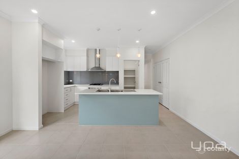 Property photo of 43 Atherstone Boulevard Strathtulloh VIC 3338