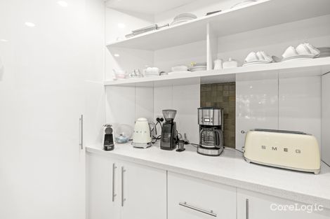 Property photo of 2 Laurel Court Bundall QLD 4217