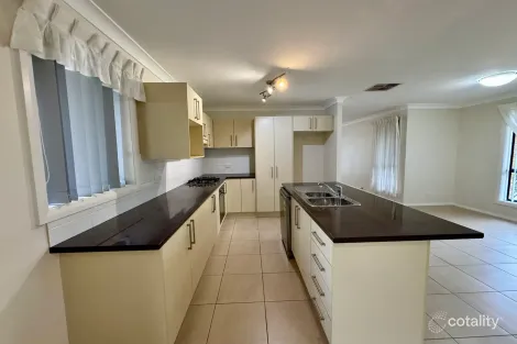 Property photo of 12 Hambrook Place Young NSW 2594