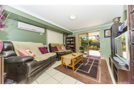 Property photo of 2/19 Gordon Street Labrador QLD 4215