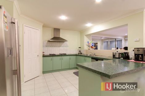 Property photo of 16 Canterbury Close Narre Warren VIC 3805