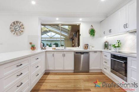 Property photo of 40 Orchid Square Sydenham VIC 3037