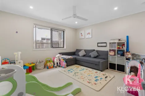 Property photo of 43 Greenhaven Circuit Narangba QLD 4504