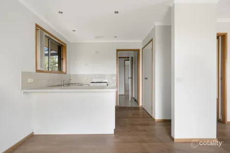 Property photo of 1/1 Lachlan Court West Wodonga VIC 3690