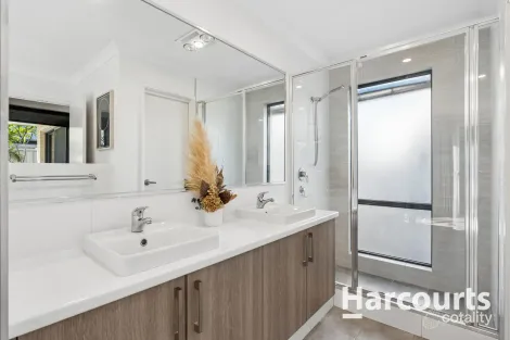 Property photo of 77 Vignerons Loop Hocking WA 6065