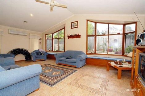 Property photo of 8 Newton Grove Glen Waverley VIC 3150