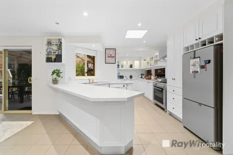 Property photo of 3 Stanton Close Narre Warren South VIC 3805