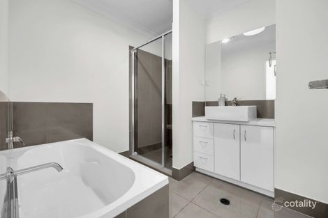 Property photo of 11/2 Pandanus Place Upper Coomera QLD 4209