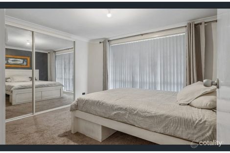 Property photo of 31 Skyfarmer Place Raby NSW 2566