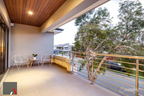 Property photo of 17 Breaksea Drive North Coogee WA 6163