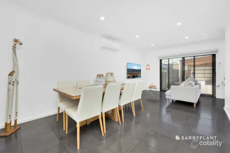 Property photo of 2D Coleridge Way South Morang VIC 3752