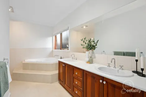 Property photo of 22 Spoonbill Street Doreen VIC 3754