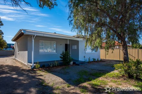 12 Gale Rd, Wonthella, WA 6530