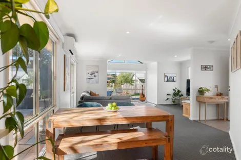 3/6 Hollydene Ct, Cowes, VIC 3922