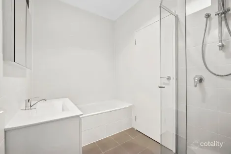 Property photo of 18 Delaigh Avenue North Curl Curl NSW 2099