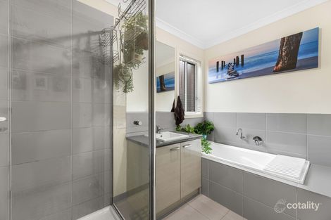 Property photo of 5 Cubbie Way Clyde North VIC 3978