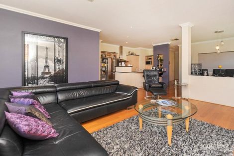 Property photo of 24 Coralvine Grange Stirling WA 6021