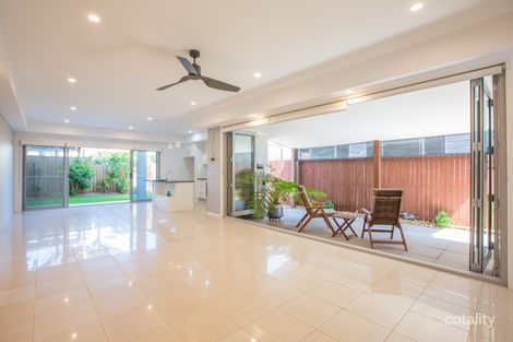 Property photo of 2/56 Albion Avenue Miami QLD 4220