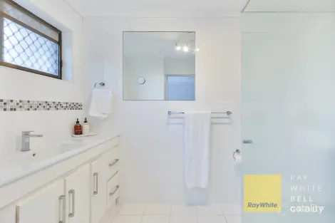 Property photo of 10 Evans Drive Benowa QLD 4217