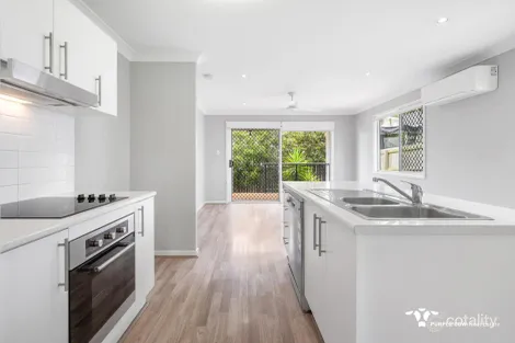 Property photo of 4 Lacy Place Bundamba QLD 4304