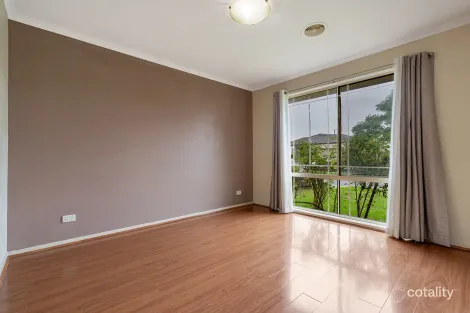 Property photo of 5 Shepherd Avenue Roxburgh Park VIC 3064