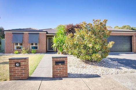 12 Clayton Park Dr, Canadian, VIC 3350