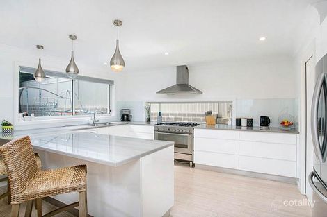 Property photo of 8 Horizons Avenue Shell Cove NSW 2529