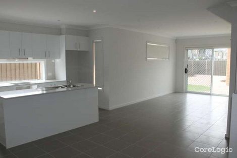 Property photo of 10 Windrock Avenue Craigieburn VIC 3064