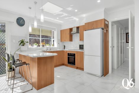 Property photo of 2 Witchwood Close Albanvale VIC 3021