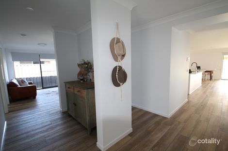 76 Benjamin Cct, Hunterview, NSW 2330