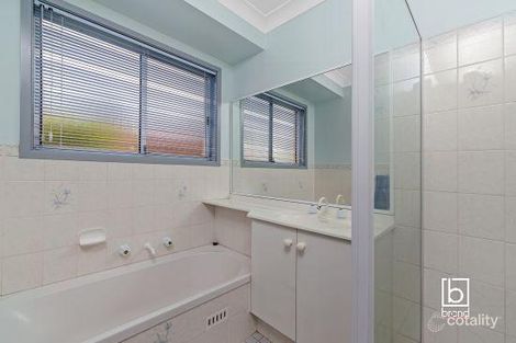 Property photo of 50 Gavin Way Lake Haven NSW 2263