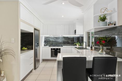 Property photo of 27 Seeana Court Ningi QLD 4511