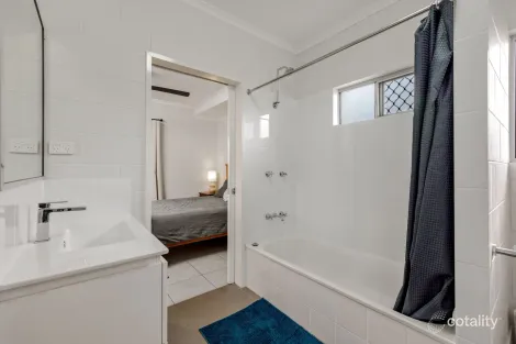 Property photo of 4 Sirens Court White Rock QLD 4868