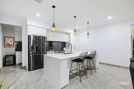 Property photo of 11 Darwinia Crescent Helena Valley WA 6056