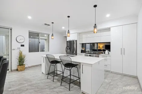 Property photo of 11 Darwinia Crescent Helena Valley WA 6056