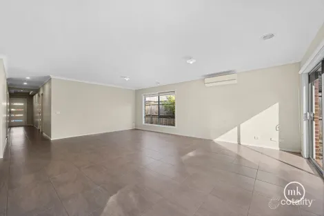 Property photo of 12 Coulthard Crescent Doreen VIC 3754