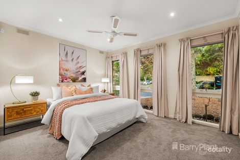 Property photo of 2 Waterman Drive Wantirna VIC 3152