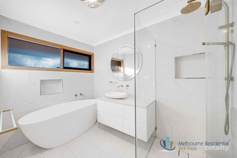 Property photo of 10 Jefferson Grove Doncaster East VIC 3109