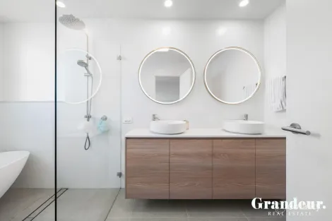 Property photo of 13 Florian Boulevard Gledswood Hills NSW 2557