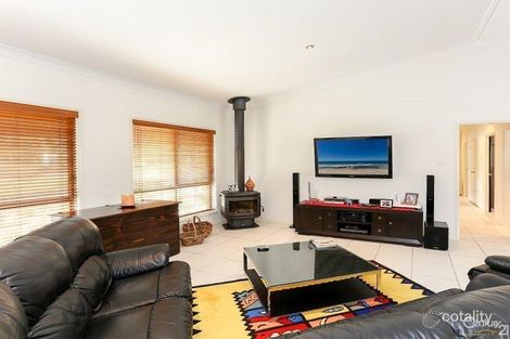 Property photo of 8 Settlers Close Medowie NSW 2318