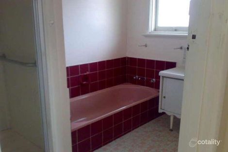 Property photo of 4 Linda Court Footscray VIC 3011